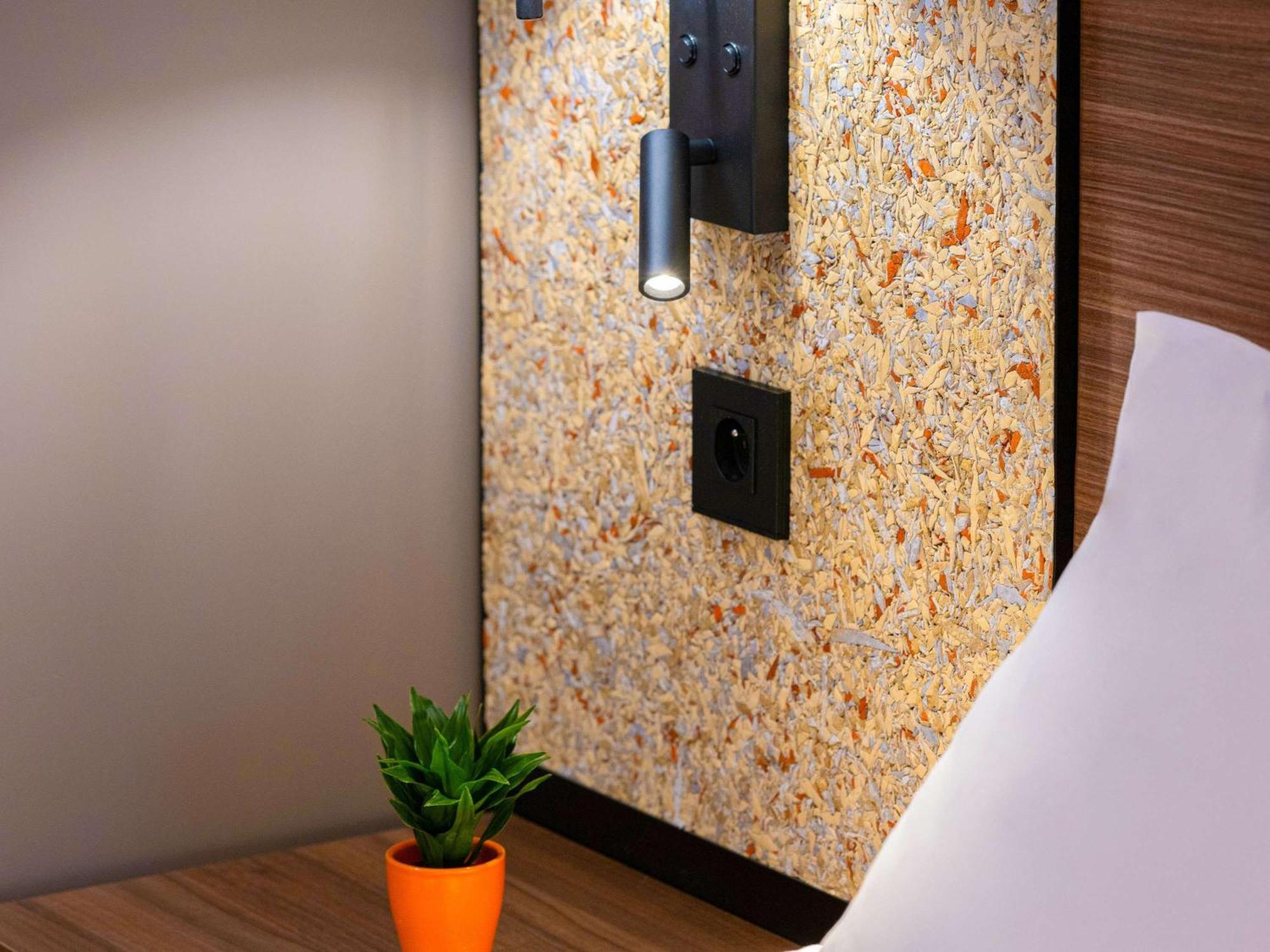 Greet Hotel Châtellerault Exteriör bild
